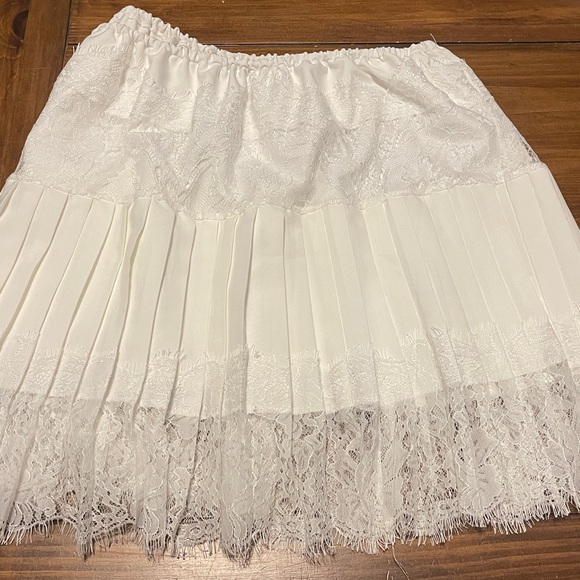 Vivian white  Lace Trim slip Skirt NWT - Picture 5 of 7